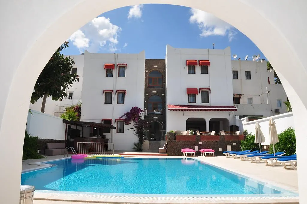 Alvin Hotel غومْبيت